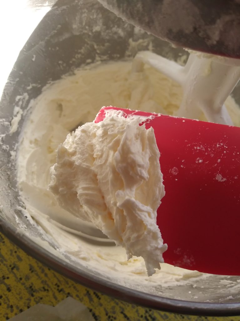 Mini Lemon Cupcakes with Lemon Mascarpone Frosting