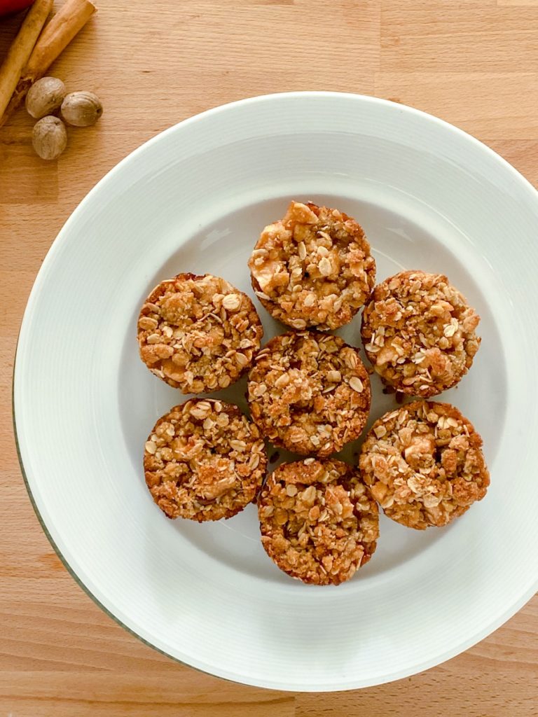 Mini Apple Crumble Pies