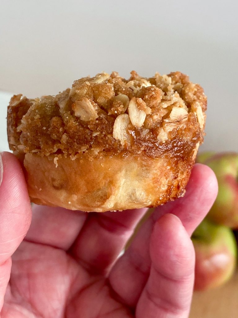 Mini Apple Crumble Pies