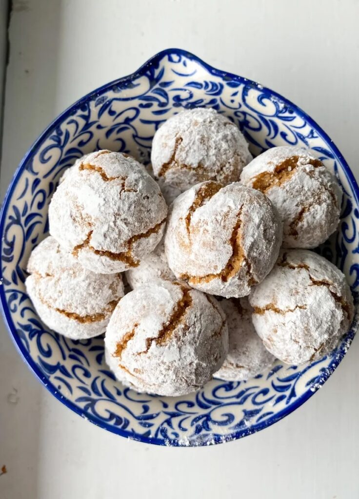 soft gingerbread amaretti cookies